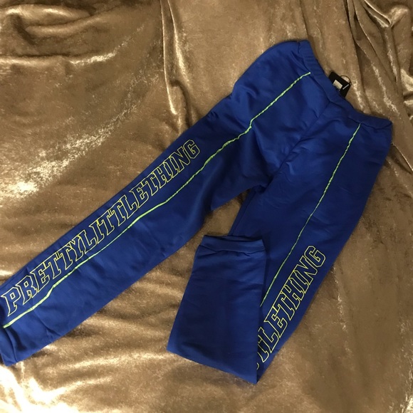 Joggers& Croptop Set PrettyLittleThing - Picture 8 of 8